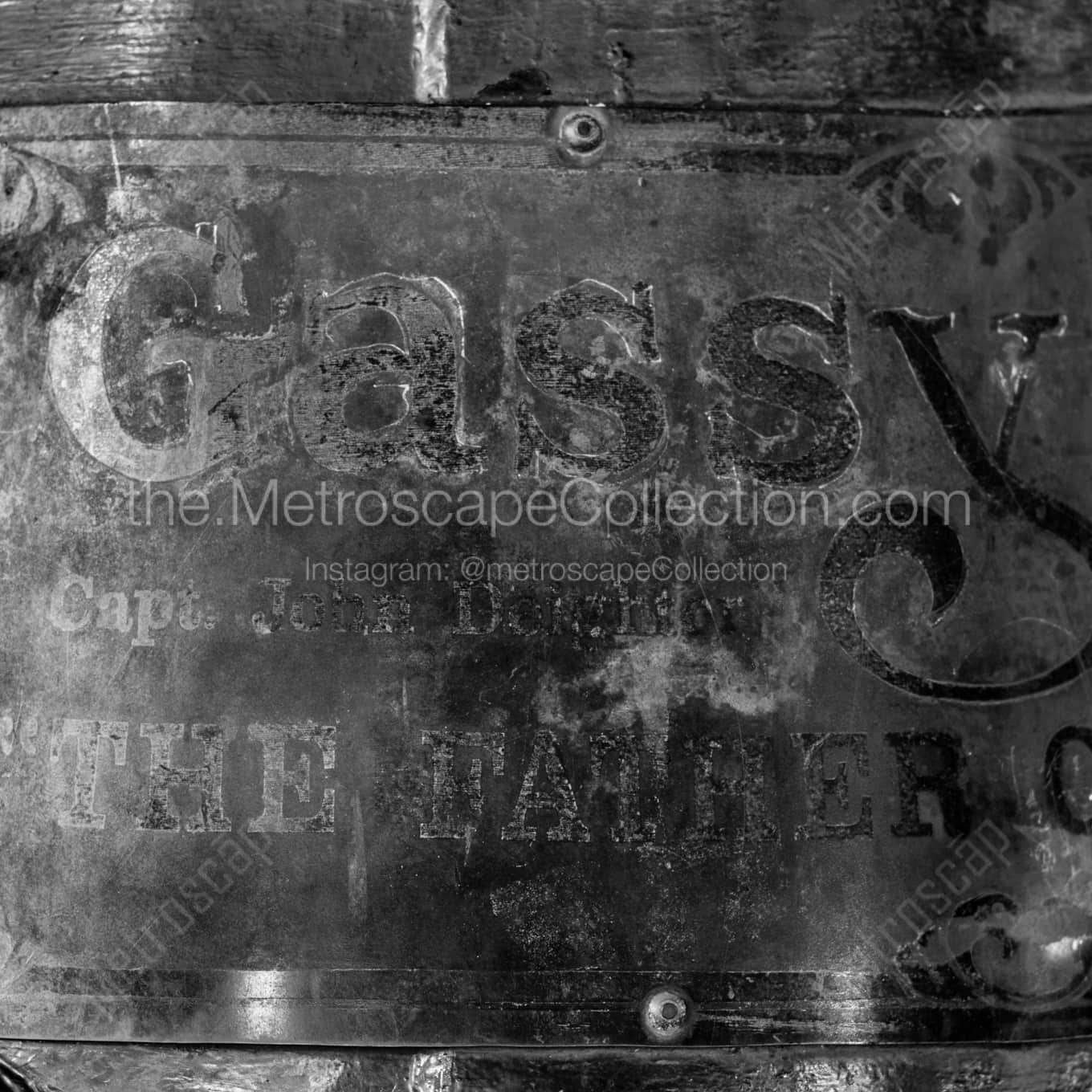 Gassy Jack Tribute Gastown black and white: Square crop